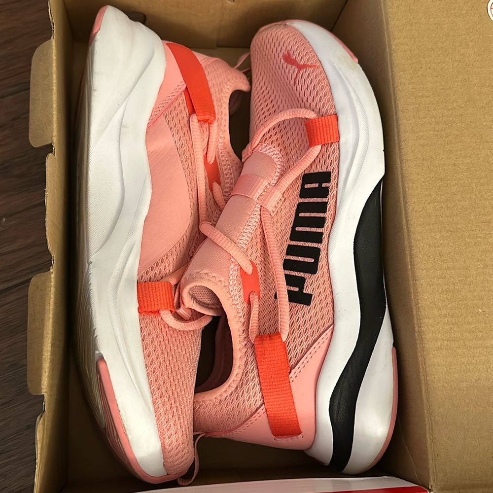 Puma pink soft ride in perfect condition